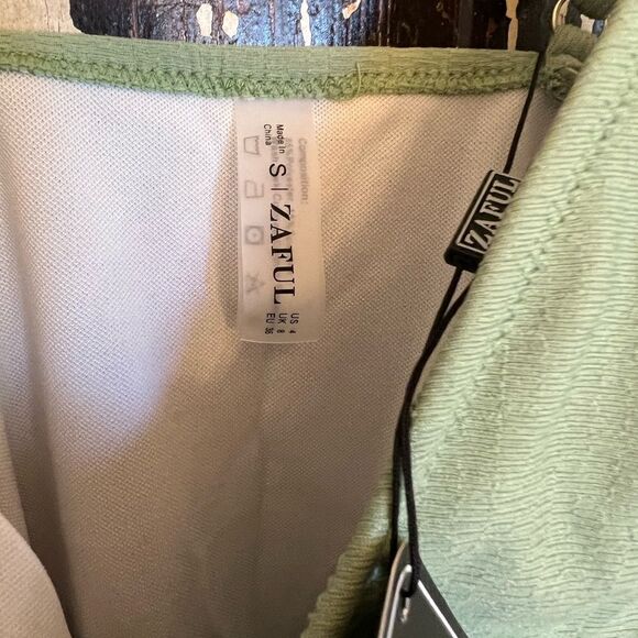 NWT Women’s Zaful one piece cinched side lace up textured swimsuit. Size 4 - Picture 4 of 6